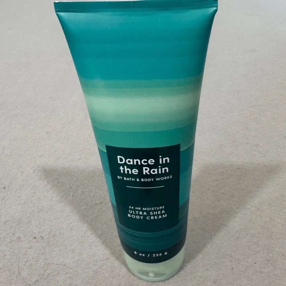 Bath & Body Works Body Cream Women 8oz Dance in the Rain Ultra Shea Fresh Rain